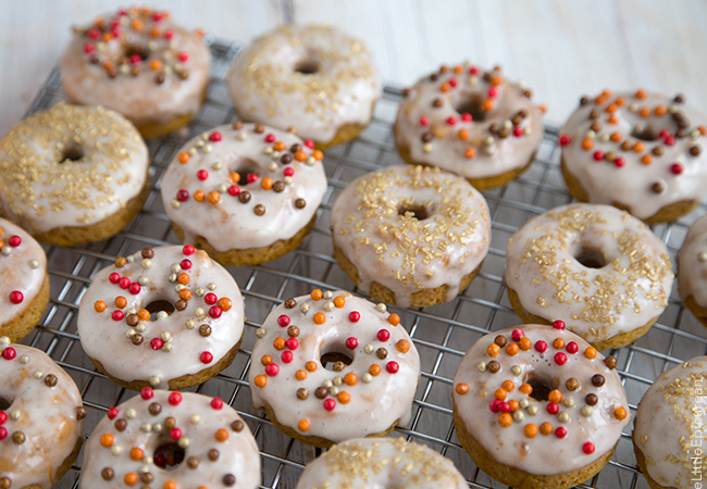 Mini Donut Recipe // Baked Pumpkin Spice Mini Donuts » Lovely Indeed