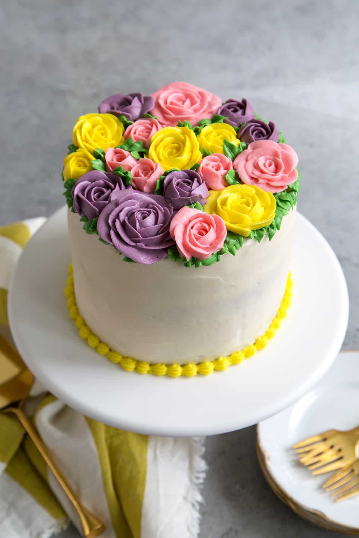 fondant flower cake