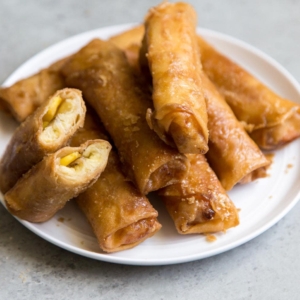 Turon (Filipino Fried Banana Roll)