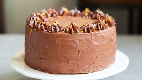 Classic Chocolate Cake - The Little Epicurean