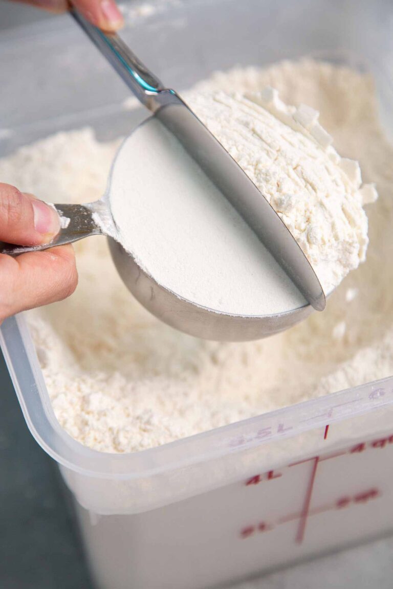 How to Measure Flour The Little Epicurean