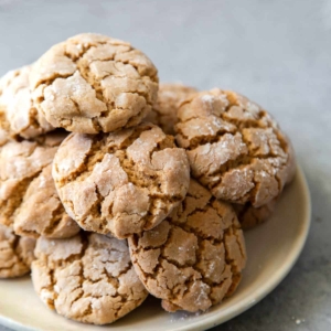 crinkle cookies made with cashew butter